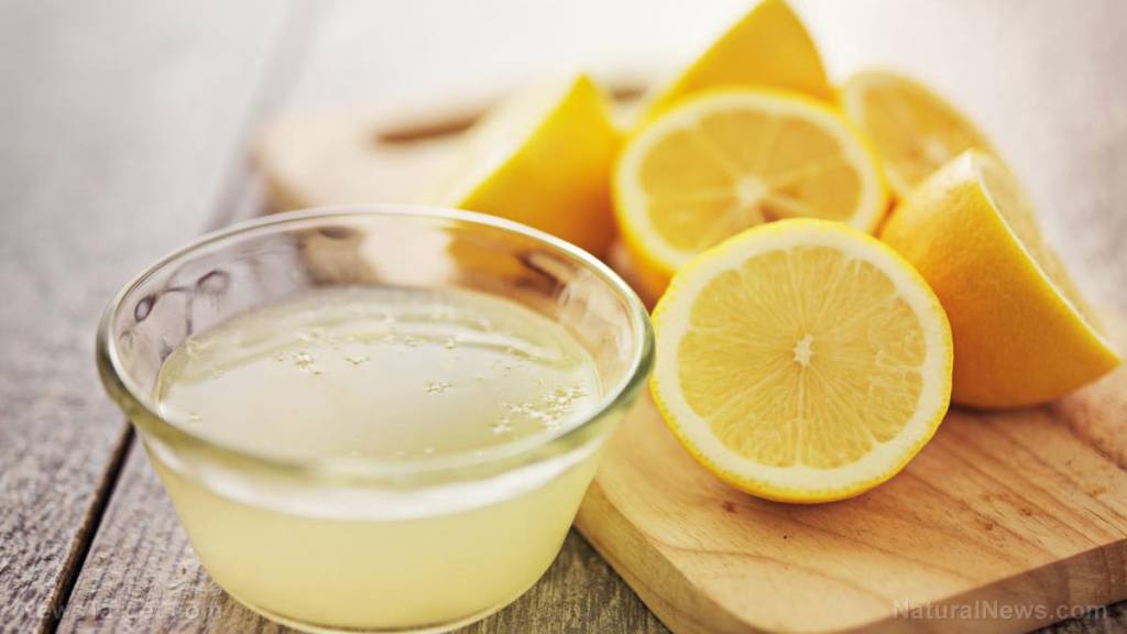 Baking soda and lemon juice: A great combo for skin and gut health